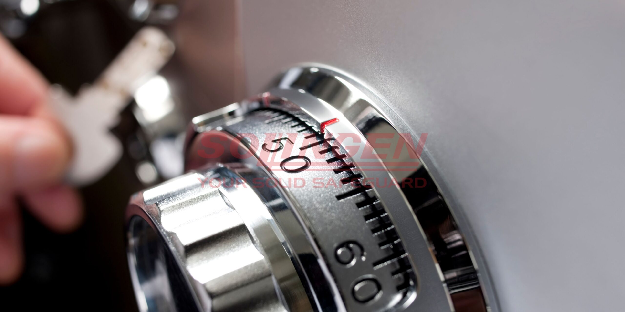 brankas untuk perusahaan menyimpan dokumen penting